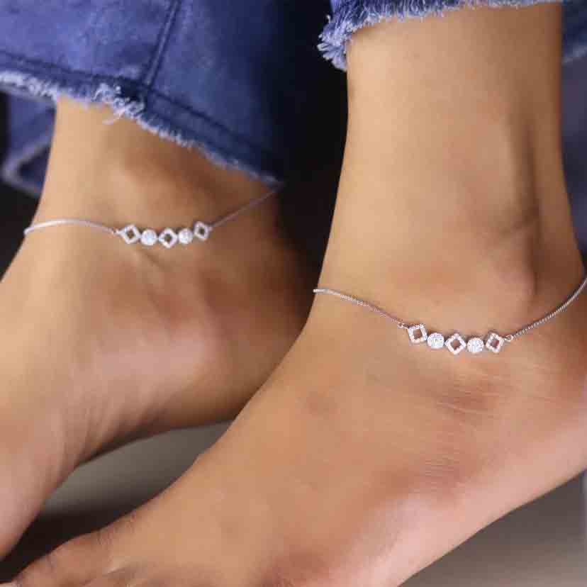 Silver Pattern Charm Payal for Women - Image 3