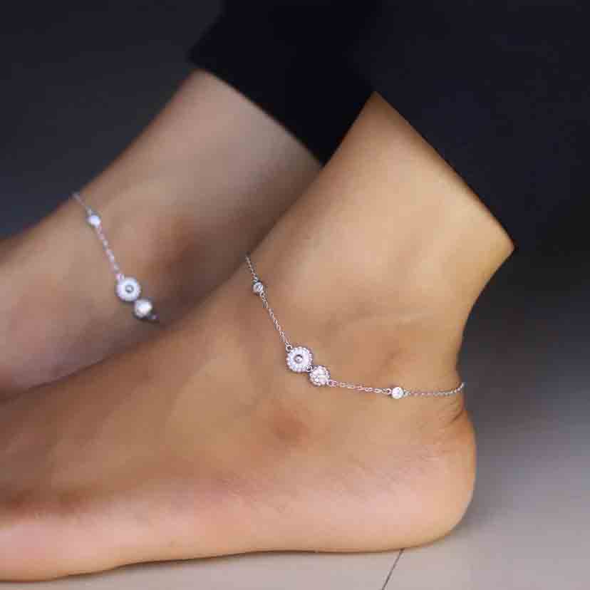 Luminous Swirl Silver Payal - Image 3